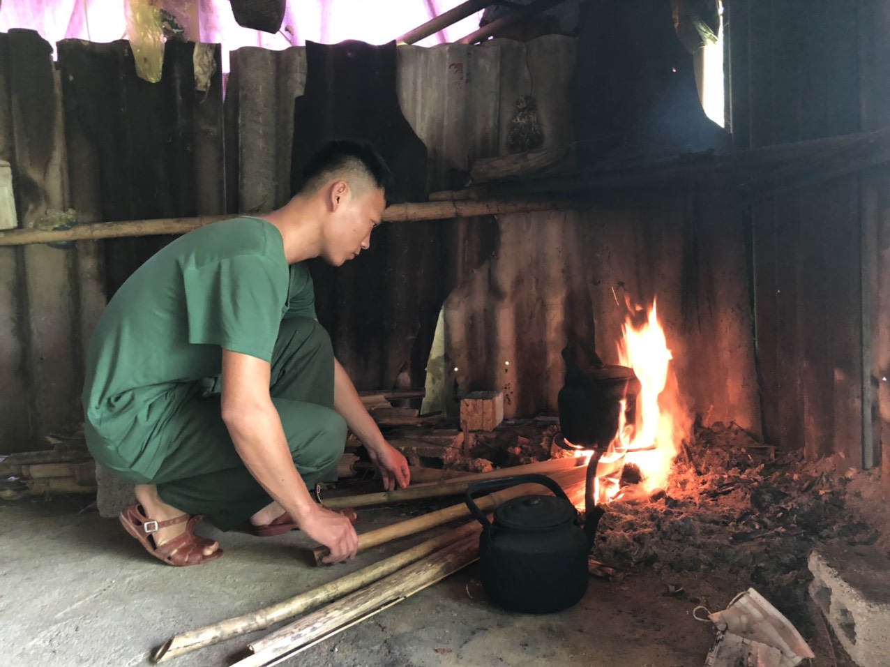 Chốt chống dịch trong rừng sâu